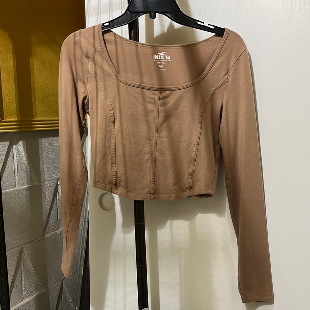 Size small Hollister baby tee
